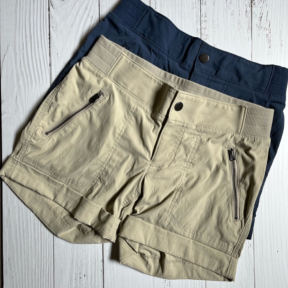 Athleta Tan and Navy Women's Cargo Shorts